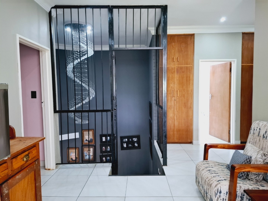 5 Bedroom Property for Sale in Rayton Free State